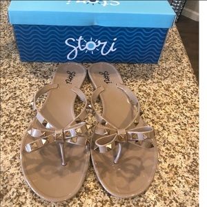 stori jelly sandals